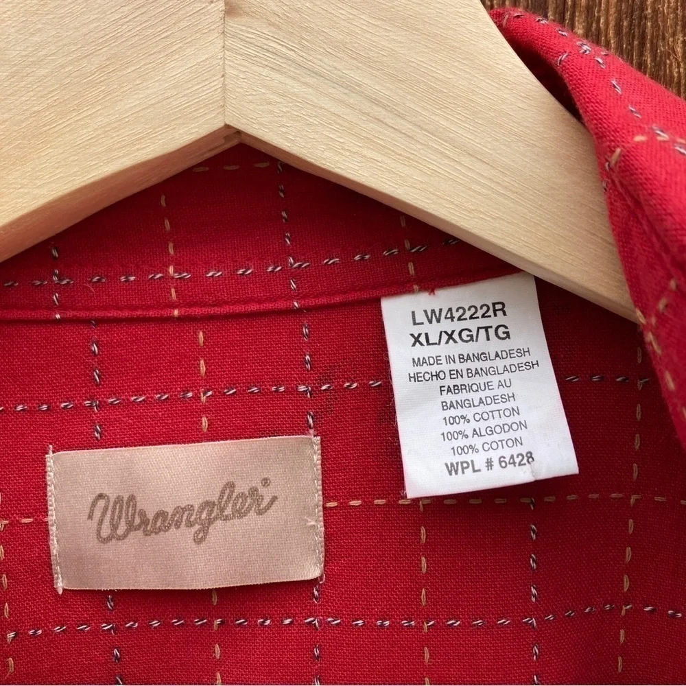 Vintage Wrangler Red feather pattern Button Up Shirt Size XL women's - Picture 12 of 12